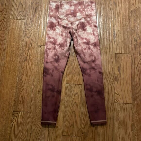 Athleta elation high rise 7/8 tie dye leggings size xs - Picture 11 of 12